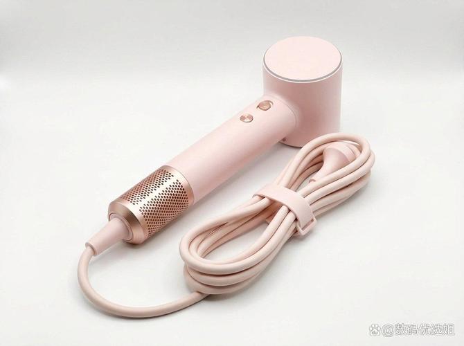 什么牌子的电吹风好用?徕芬lf03电吹风,粉金礼盒,爱意升级!